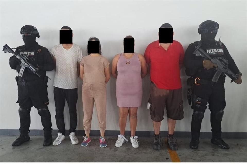 Alejandra 'N', de 19 años; Mayra 'N', de 45; Juan 'N', de 42 e Iván 'N', de 37. 