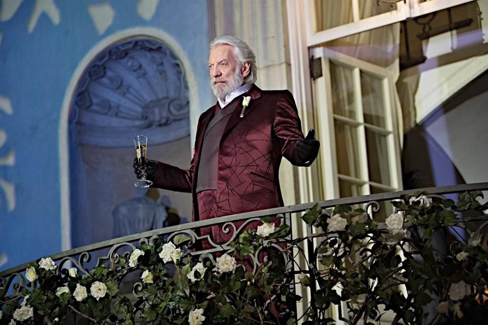 Encarnó al Presidente Coriolanus Snow en la franquicia de Los Juegos del Hambre (The Hunger Games).