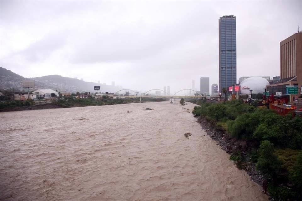 La Conagua reporta que algunas estaciones de medición alcanzan los 500 milímetros de agua tras las lluvias de la tormenta 'Alberto' en NL.