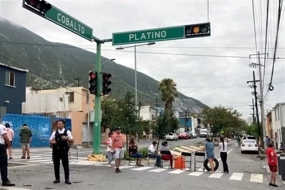 Vecinos protestan en San Pedro.