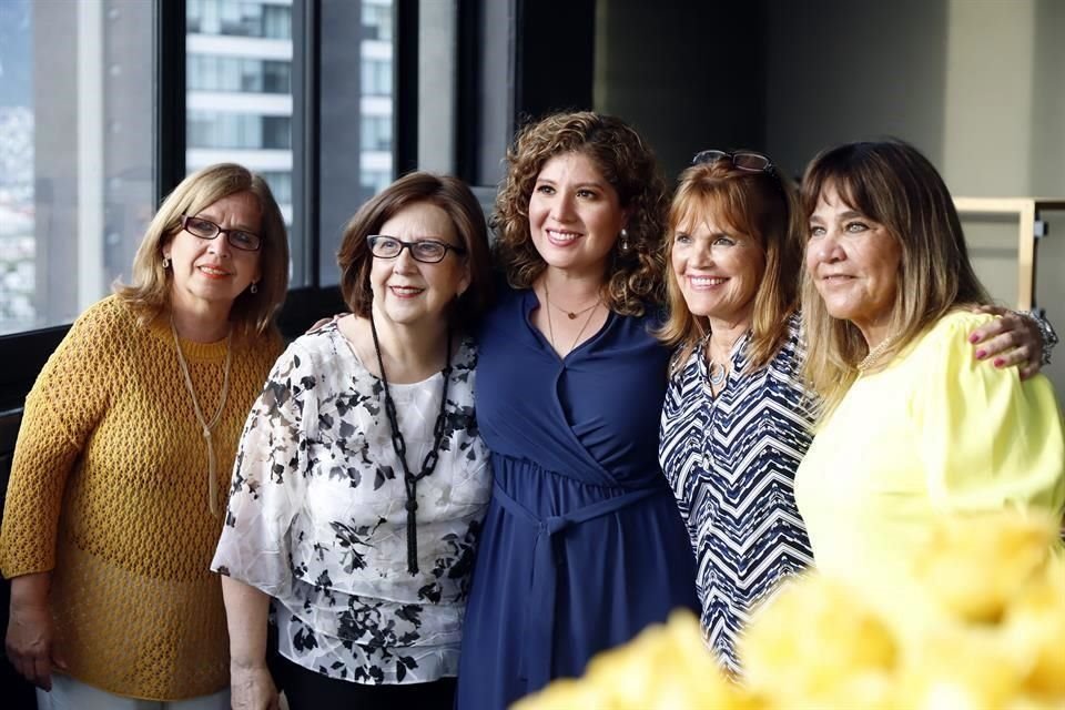 Cecilia García, Carmen Elizondo, Liz Sepúlveda, Carlota Izaguirre y Marianela Torres