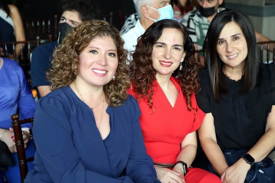 Liz Sepúlveda, Alma Elizondo de García Corral y Mónica Montalvo de Elizondo