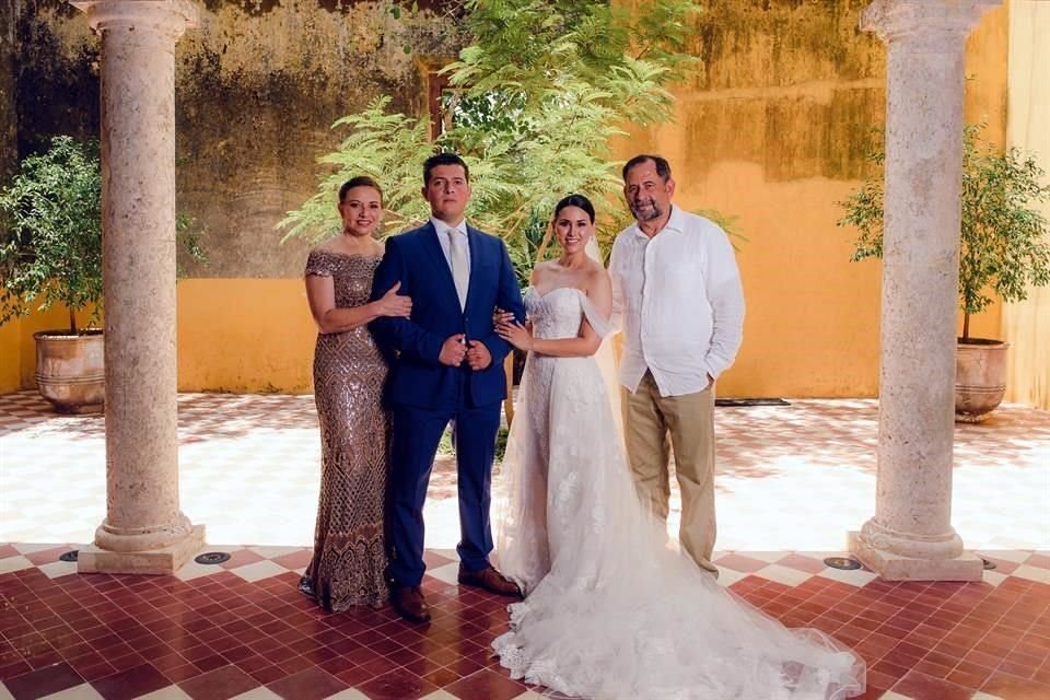 Mamá del Novio: María Teresa Orta frías, LOS NOVIOS y Humberto Chacón