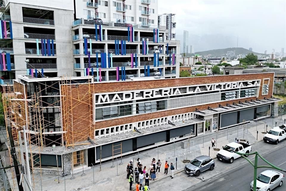 El nuevo centro cultural, en la antigua sede de la Maderería La Victoria, se ubica en Madero, entre Corona y Miguel Nieto.