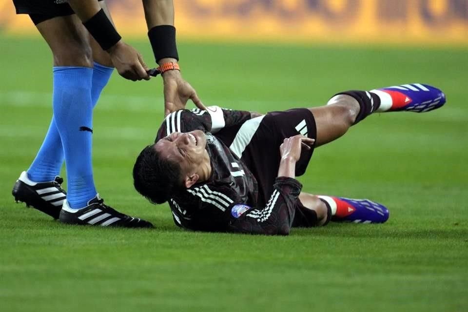 Edson Álvarez se lesionó ante Jamaica y tiene pocas opciones de seguir en la Copa América.