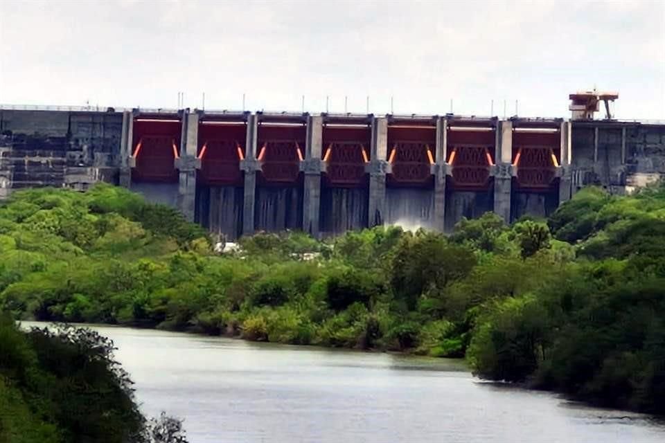 El desfogue de la Presa El Cuchillo inició a las 14:00 horas.
