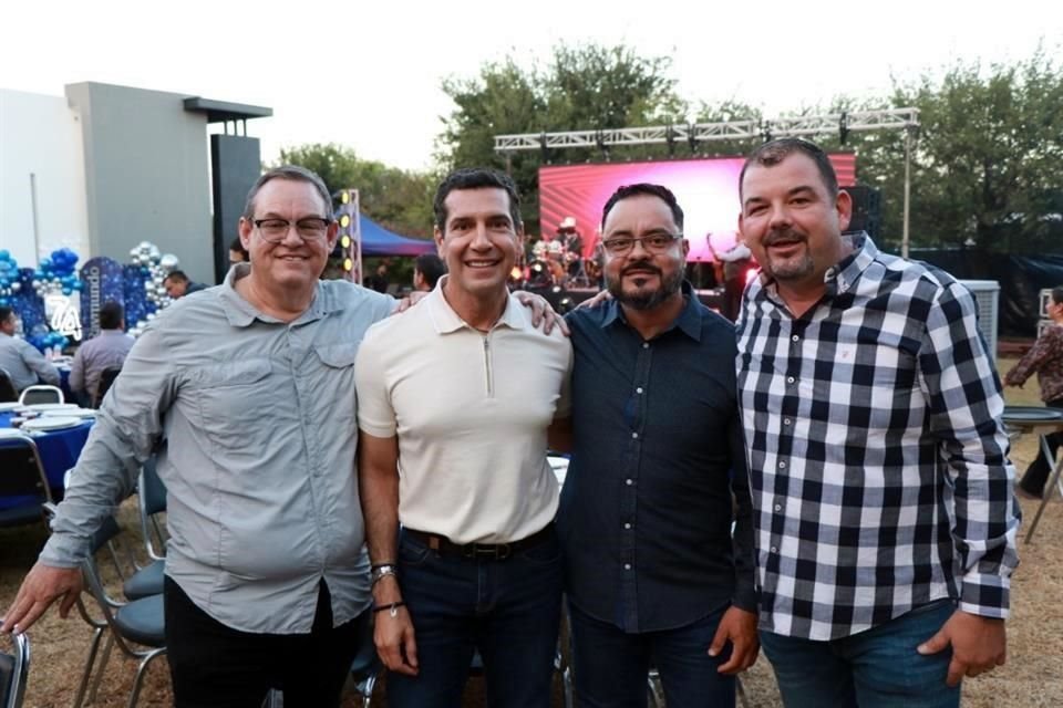 Humberto Treviño, Paul Garza, Héctor Vega y José Cruz