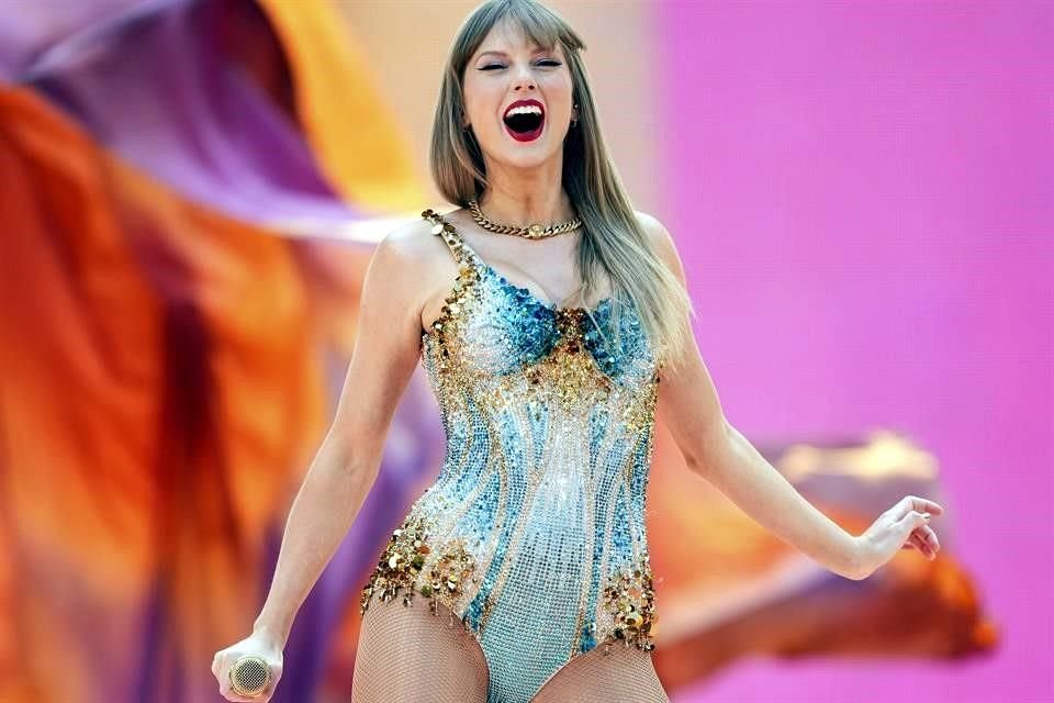 La cantante Taylor Swift donó una considerable cantidad de dinero a un banco de alimentos ubicado en Gales, durante su más reciente gira.