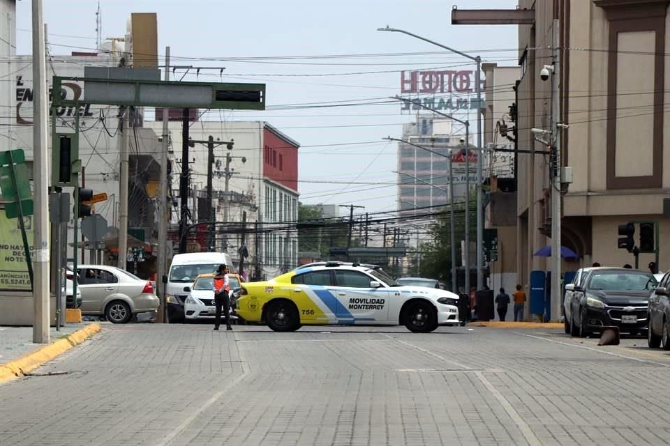 Tránsito de Monterrey realizó cierres viales preventivos.