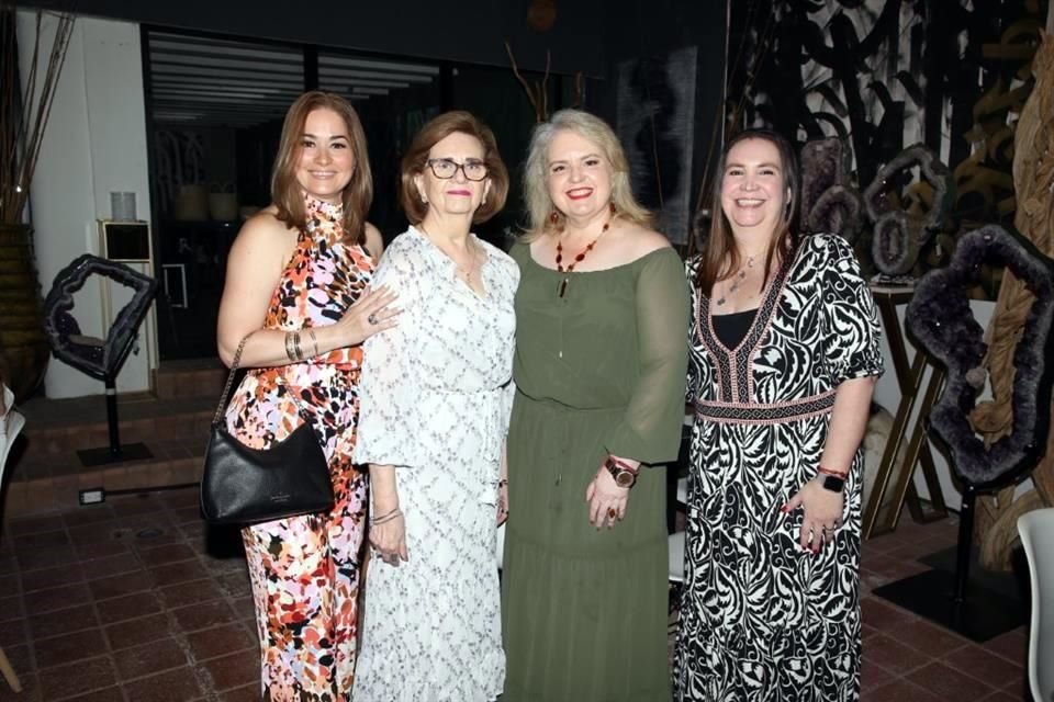 Laura Guerra, Lupita Morton, Natalia Morton y Sandra Valenti