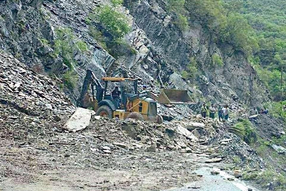 La pugna entre el Gobernador y los prianistas en Congreso frena las reparaciones en los municipios afectados.
