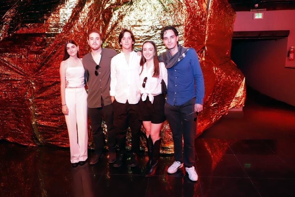 Sofía Orozco, Fernando Andonie, Diego Richardson, Ana Valeria González y Alonso Campuzano