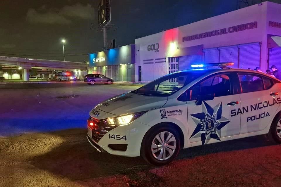 Los hechos se registraron en el estacionamiento de una plaza comercial ubicada en el cruce de las avenidas Juan Pablo II y Rómulo Garza.