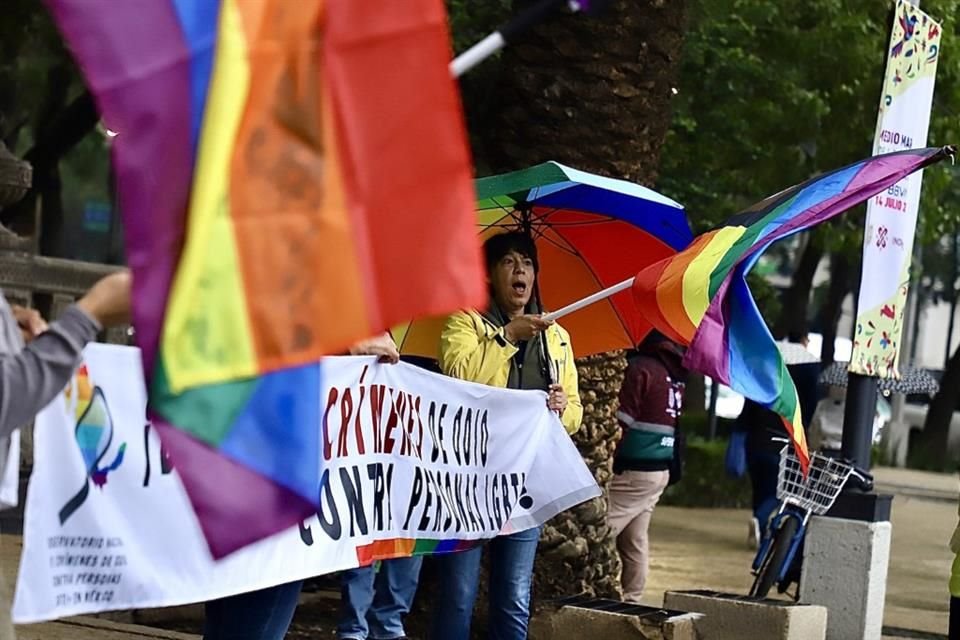 Los manifestantes urgieron a las autoridades a recopilar información de crímenes de odio, con perspectiva de género.