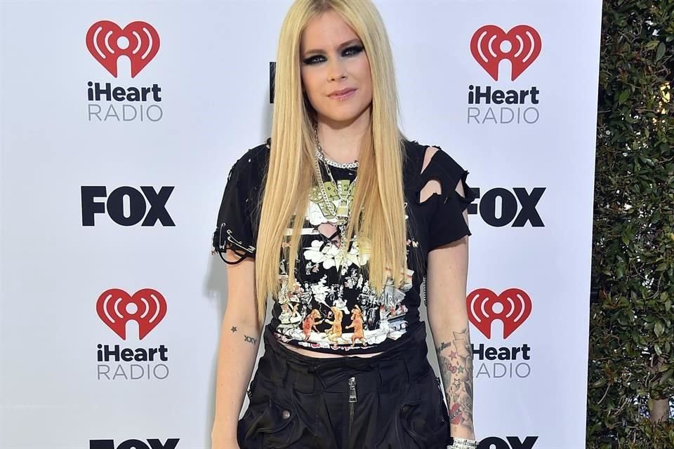 La cantante Avril Lavigne recibió la Orden de Canadá, uno de los mayores honores del país, entregado por sus aportaciones artísticas.