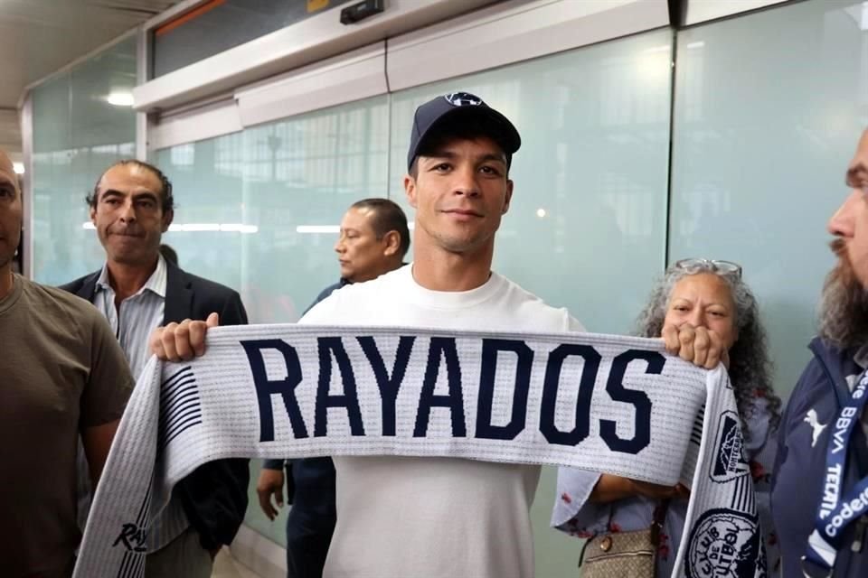 Óliver Torres señaló que buscará aportar su calidad para que Rayados sea campeón.