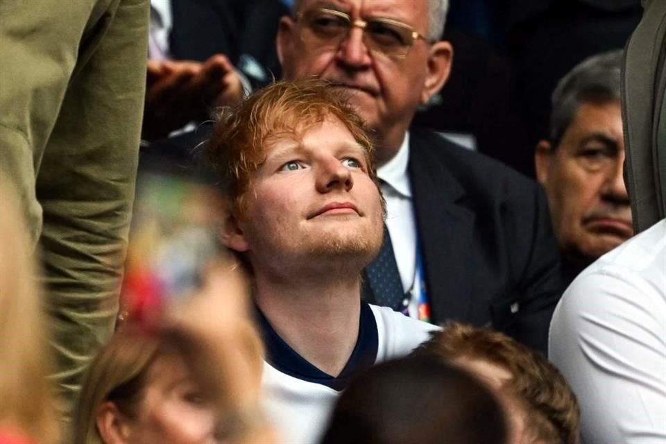 El cantante británico Ed Sheeran asistió al cardíaco partido de la Eurocopa 2024 entre Inglaterra y Eslovaquia para apoyar a los primeros.