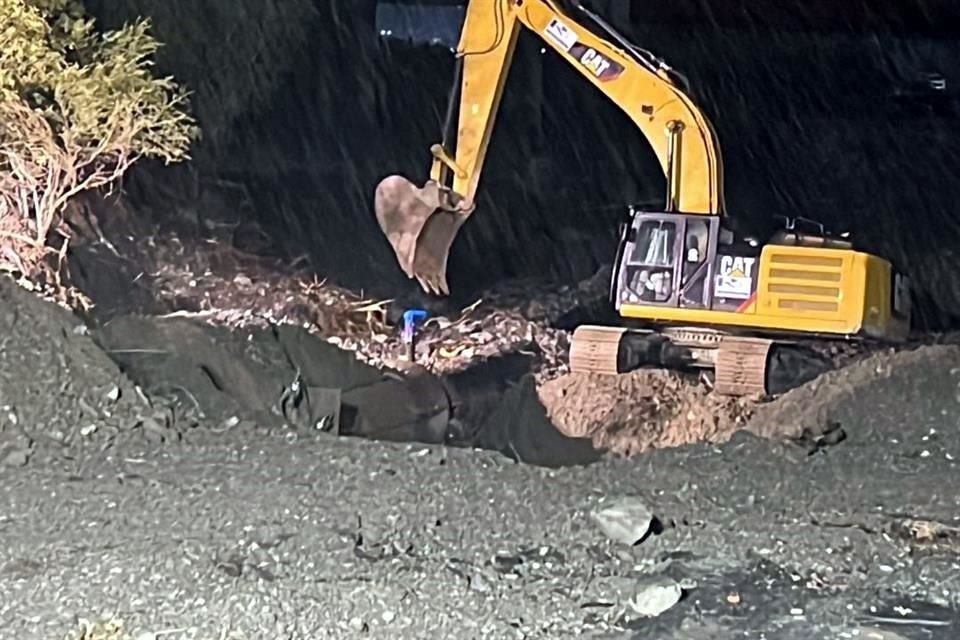 Ayer, en un recorrido por la zona donde está la obra provisional, se observaron cuadrillas trabajando con maquinaria pesada.