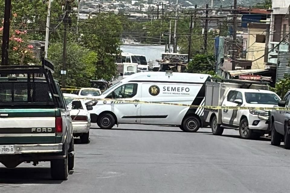 Los hechos fueron reportados a las 8:40 horas en el cruce de las calles Santiago y Santa Catarina, en la Colonia Topo Chico.