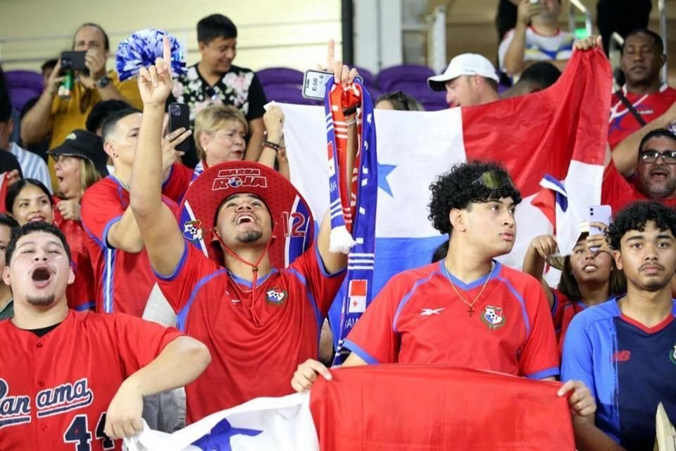 Los seguidores panameños calmaron su ansia con el gol de Guerrero.