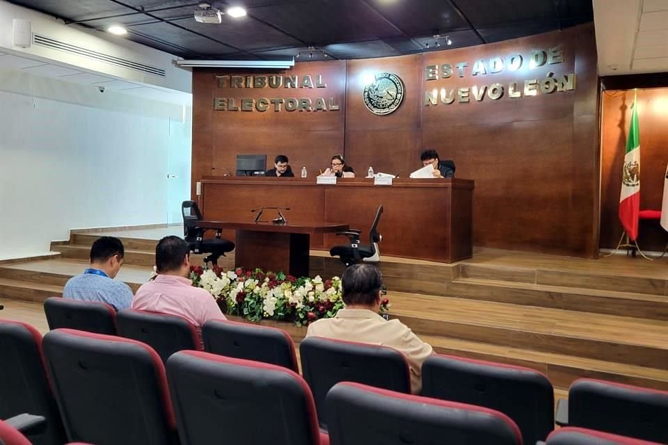 La audiencia inició a las 16:00 horas, pero fue diferida para una fecha aún por definir.