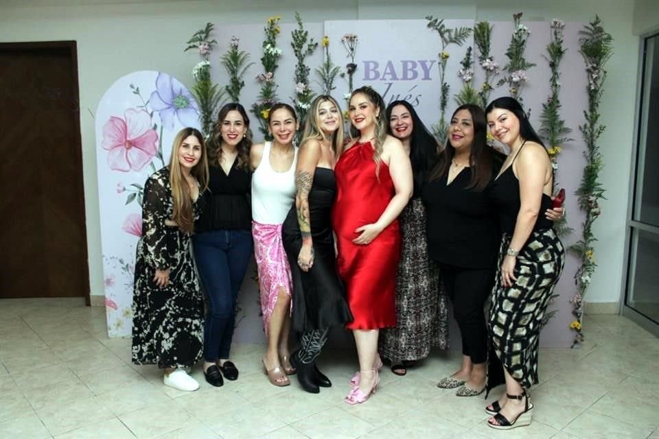Mariela Domínguez, Marcela Garza, Jess Ramírez, Barbara Moreno, Rosy Treviño de Cisneros, Rossana Cirlos, Perla Guzmán y Mariana Garza
