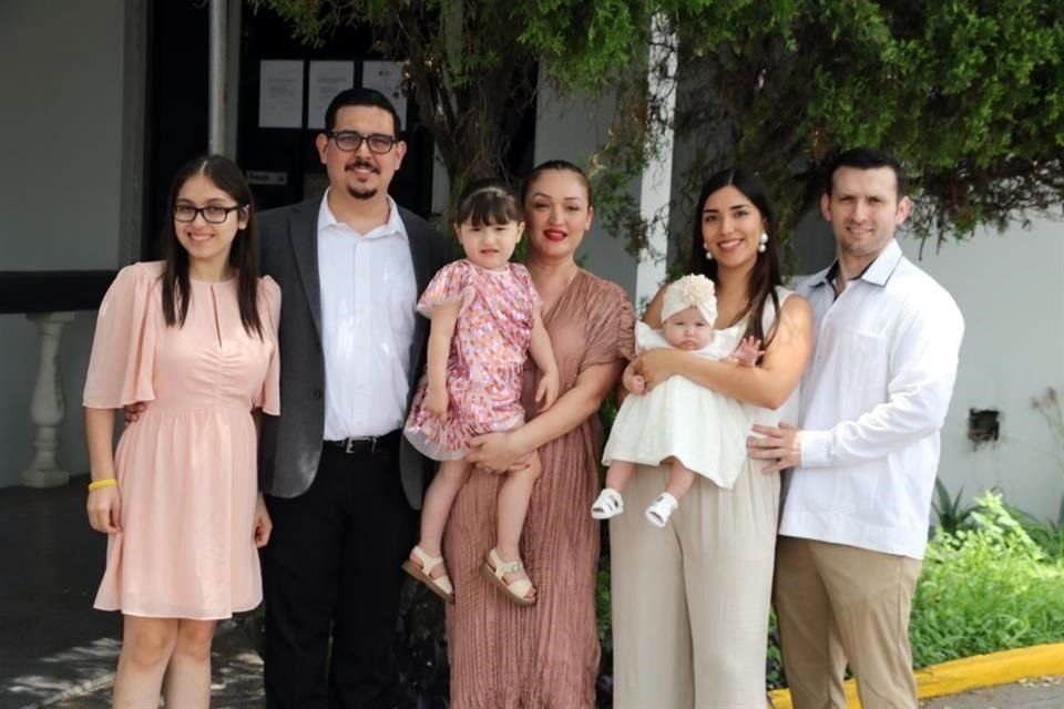 Ana Carol López, Sergio Díaz, Amelia Díaz, Carolina Galindo de Díaz, Agnes Díaz Galindo, Ilse Herrera Villarreal y Héctor Galindo Salinas