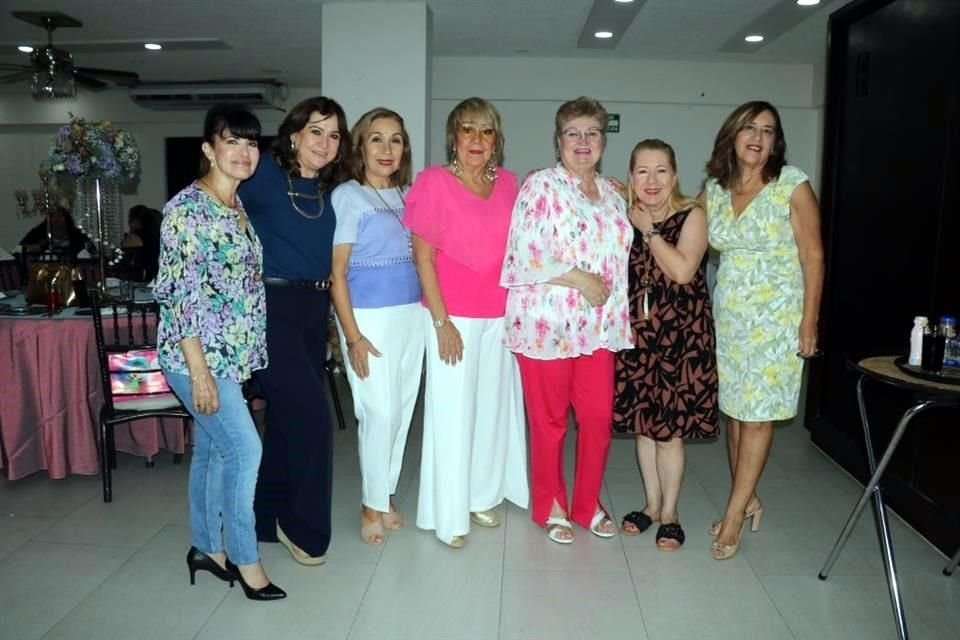 Ruth Anzaldúa, Alma Montemayor, Lupita Padrón, Lourdes Ayala, Coco Salinas, Irma Quezada y Carito Rey