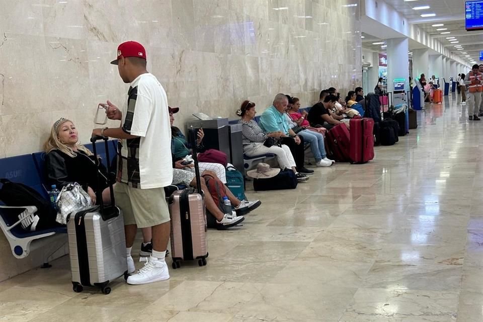 Así lucía el Aeropuerto de Cancún a días de la legada de 'Beryl'.