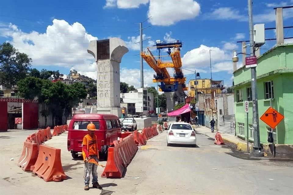 Vecinos de la Colonia El Capulín retomaron las protestas por las afectaciones que las obras han causado en la zona.