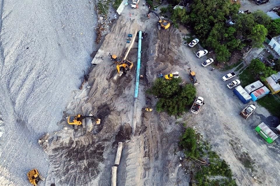 La reparación de una tubería dañada durante la tormenta 'Alberto' en La Huasteca, que dejó a Santa Catarina y la mitad de García sin agua, ya demoró dos semanas.