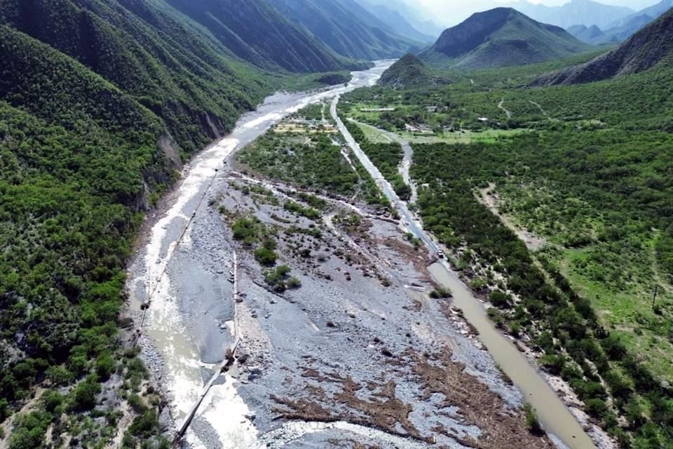 Dos kilómetros antes de llegar a la Cortina Rompepicos los caminos son intransitables  por los daños que hay en la zona.