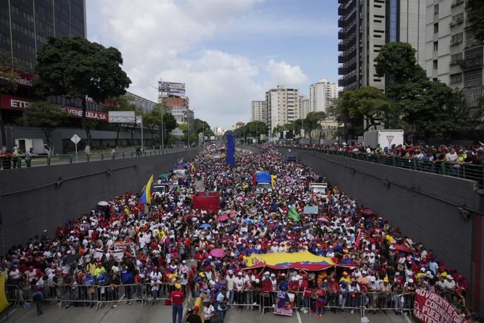 Seguidores del Presidente Nicolás Maduro durante el arranque de las campañas electorales en Caracas.