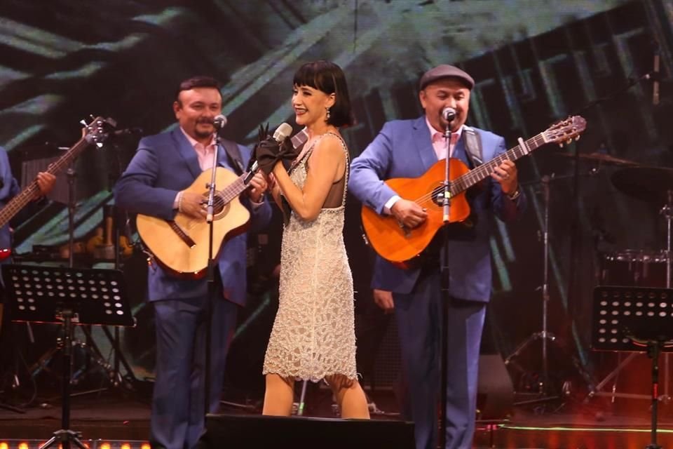 Zabaleta y Los Juglares cantaron alrededor de dos horas.