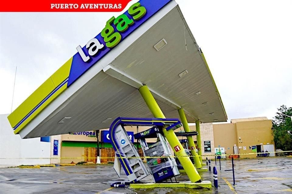 En comunidades de Quintana Roo, donde tocó tierra el huracán, se reportaron daños no graves, como infraestructura derribada.