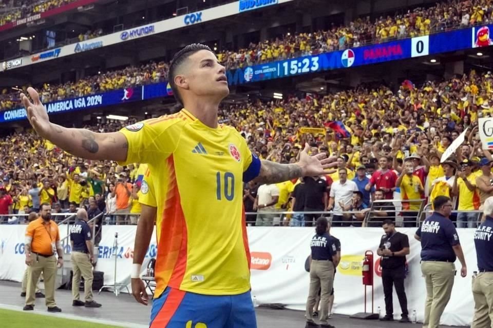 James Rodríguez, figura de la Selección de Colombia, celebra el segundo gol de su equipo en el triunfo ante Panamá.