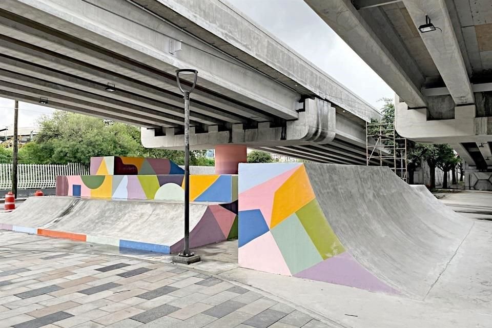 Según los skaters, las rampas tienen una inclinación excesiva que dificulta hacer los trucos de skateboarding.