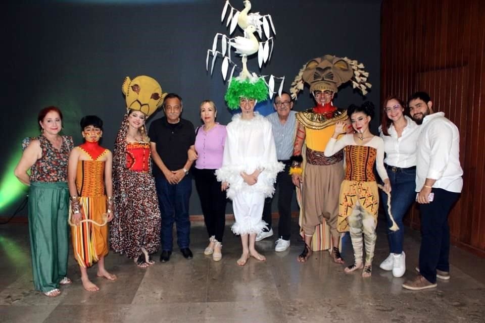 Ana Pérez, Aurelio Contreras, Elizabeth Villegas, Felipe Arévalo, Adriana Arévalo y Óscar Contreras