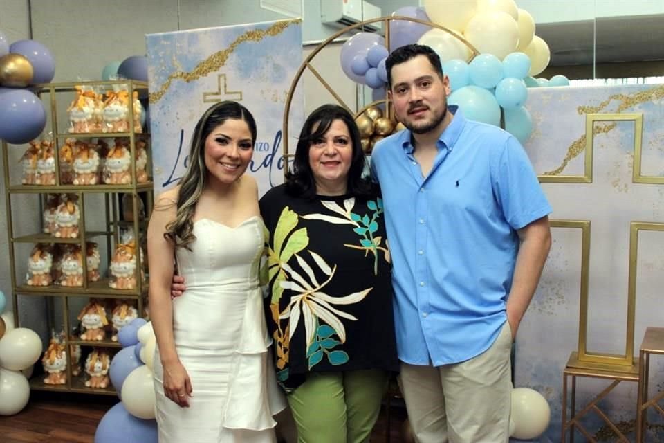 Esteisy Rodríguez, Elizabeth Sánchez y Alfonso González