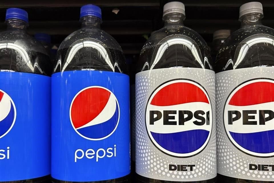 La FTC dijo que las prácticas de PepsiCo incluían realizar pagos promocionales a Walmart, pero no a grandes cadenas de supermercados o tiendas de conveniencia independientes. 