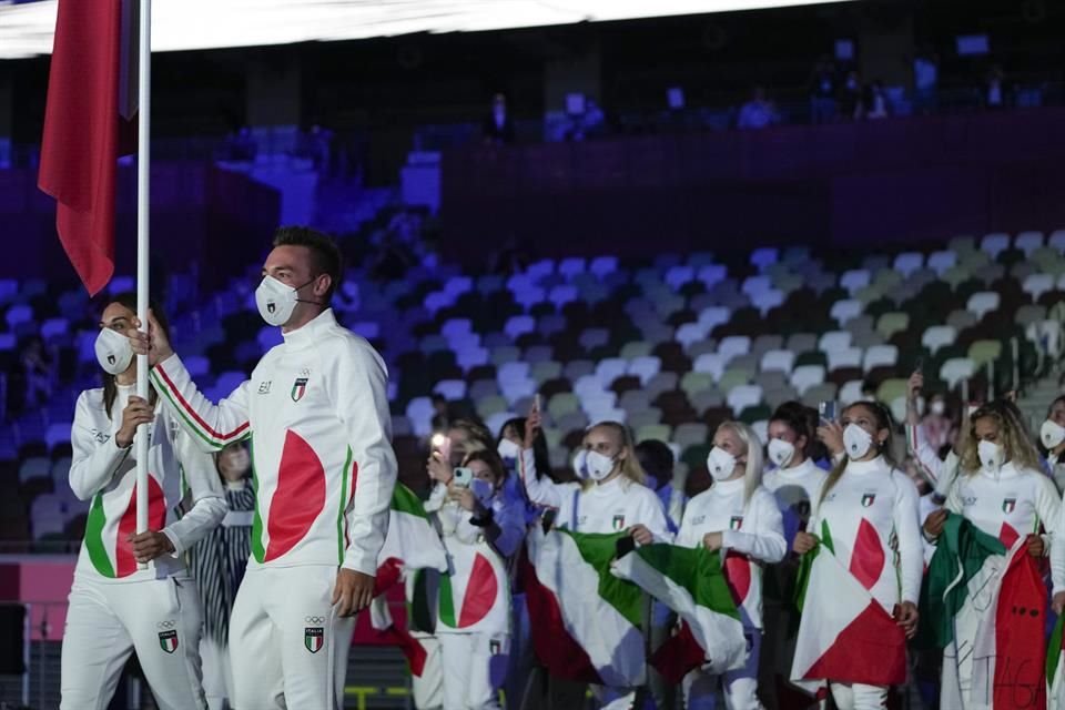 La delegación italiana, una de las más nutridas de Tokio.