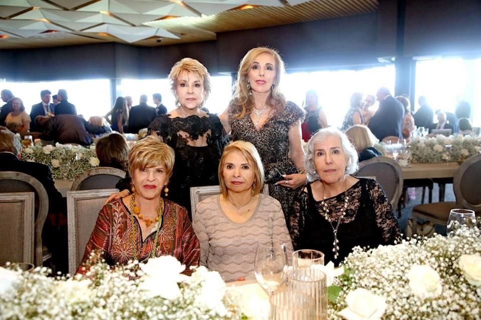 Alicia Margarita Martínez de Lozano, María Esther Assad de Bichara, Rosy Cabrera de Zambrano, Gabriela Medina de Sada y Tiche Zúñiga