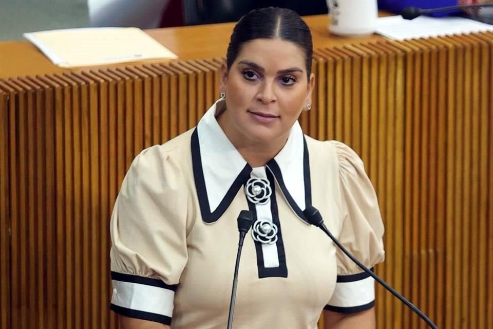 Ana González, Diputada federal del PRI.