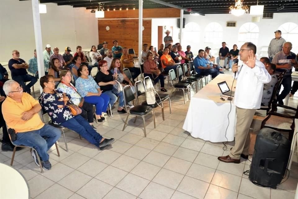 Vecinos de La Huasteca se reunieron anoche y acordaron exigir al Municipio de Santa Catarina eliminar restricciones.