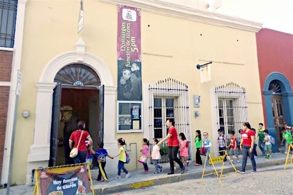 Miles de regiomontanos disfrutaron del museo y de las funciones teatrales en la Casa de los Títeres.