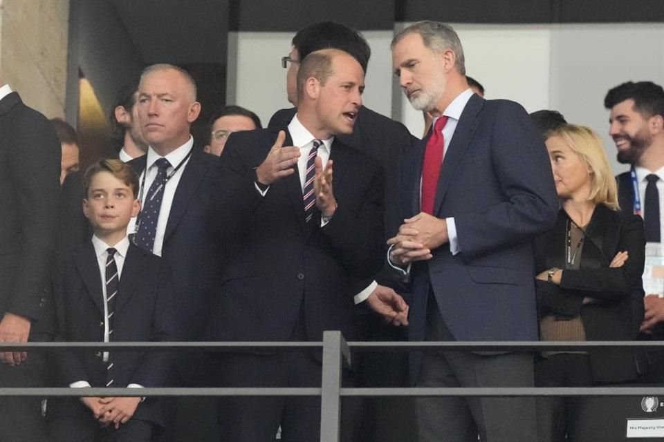 El Rey Felipe VI y el Príncipe Guillermo disfrutaron de la final de la Eurocopa que se disputó entre las selecciones española e inglesa.