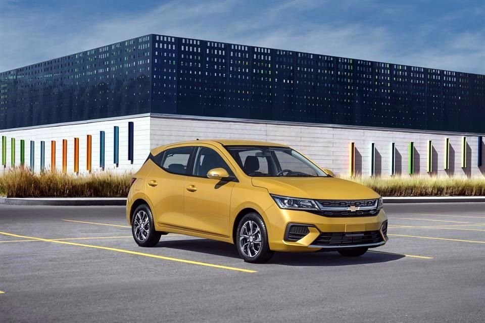 Chevrolet Aveo cuenta con 6 bolsas de aire, control de estabilidad y un motor 1.5 litros con 98 hp.