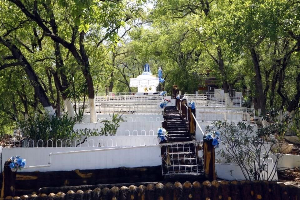 En 1998 el Oratorio de la Virgen de la Medalla Milagrosa fue incorporado a la jurisdicción de la Iglesia Santiago Apóstol, ubicada en la cabecera de Santiago.