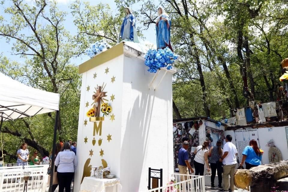 El oratorio está prácticamente en medio de la sierra, sin vecinos.