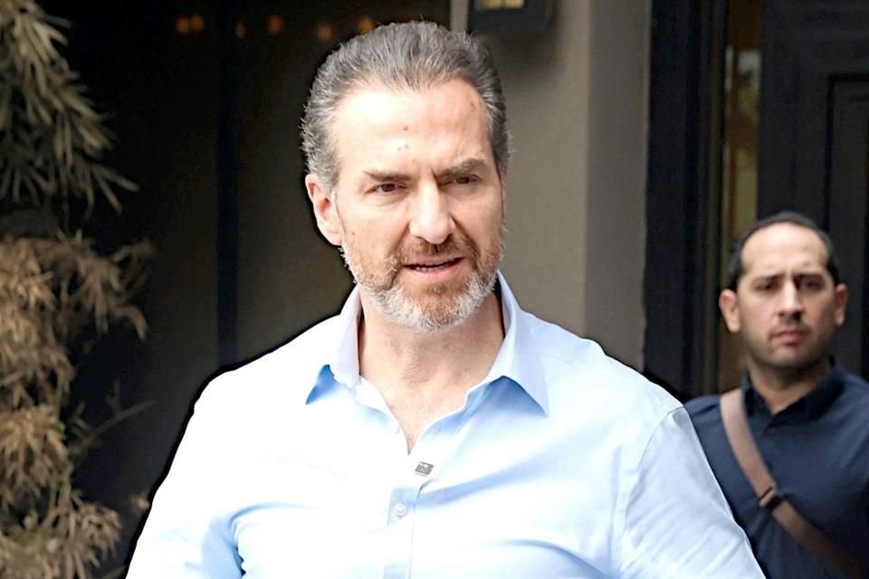 Adrián de la Garza resultó ganador en la elección a la Alcaldía de Monterrey.